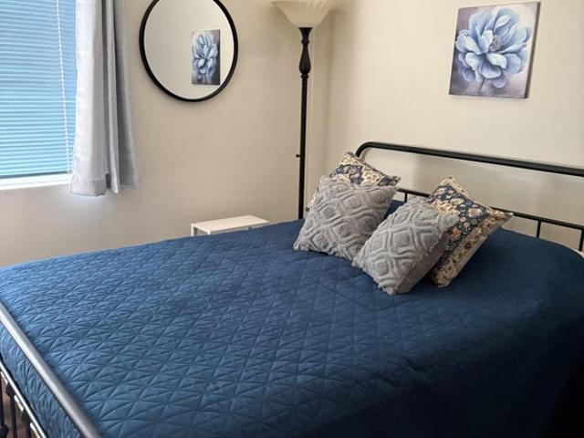 Room for rent in Canyon Country, California
