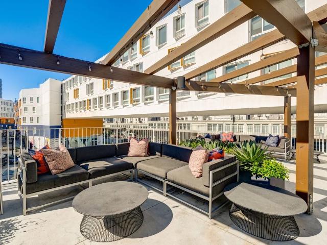 Apartment for rent in Canoga Park, California