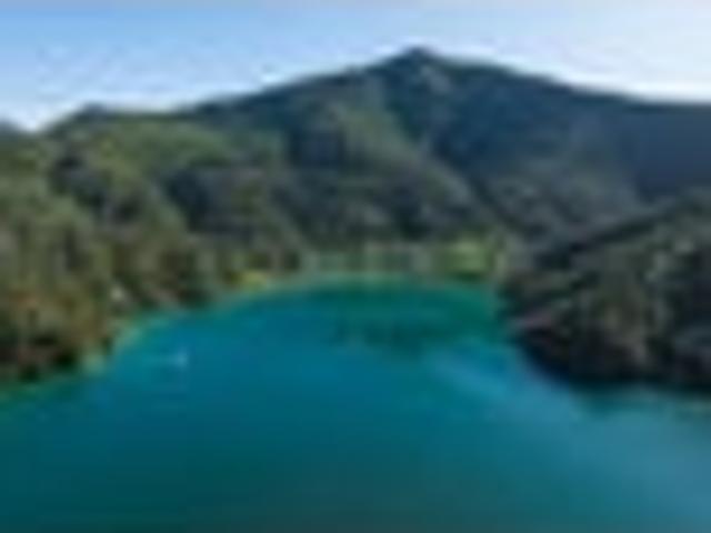 Land for sale in Marlborough
