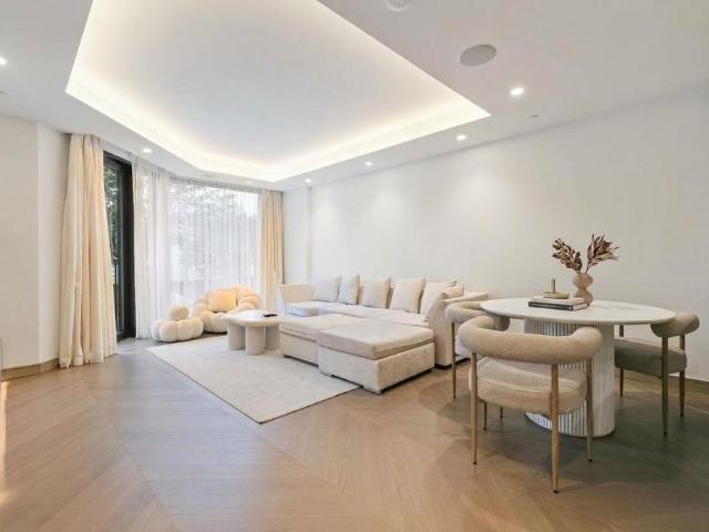 Apartment for rent in St. John's Wood, Greater London