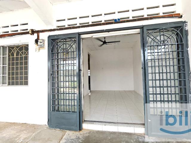 Room for rent in Malaka