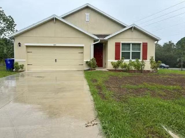 House for rent in Sebastian