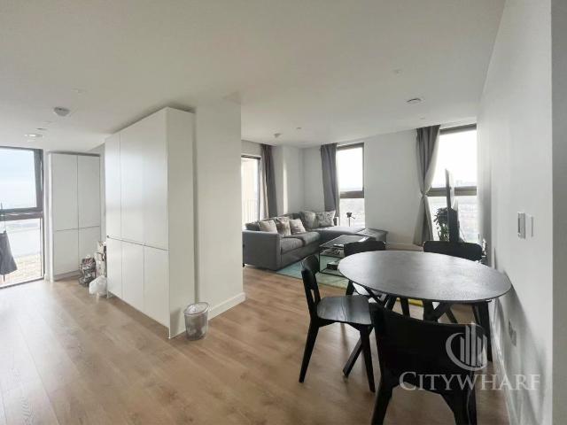 Room for rent in Cubitt Town, Greater London