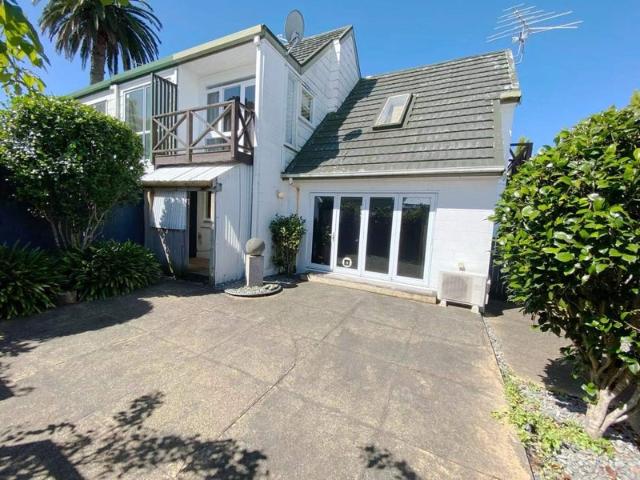 House for rent in One Tree Hill, Oroua County