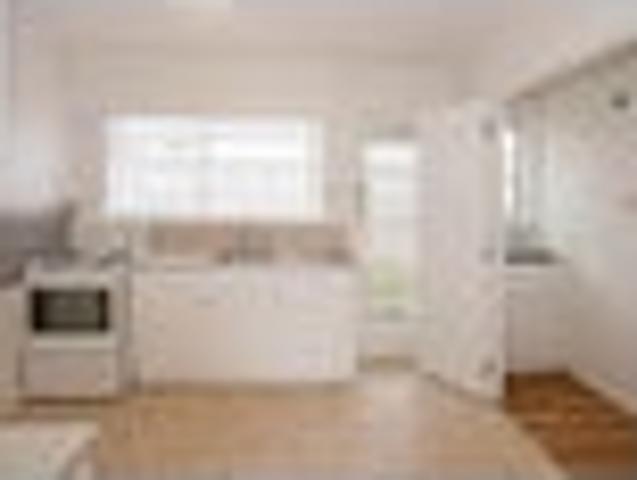 Apartment for rent in One Tree Hill, Maungakiekie-Tāmaki