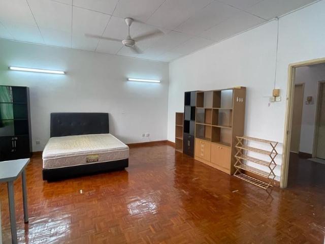 Room for rent in Petaling, Damansara Damai