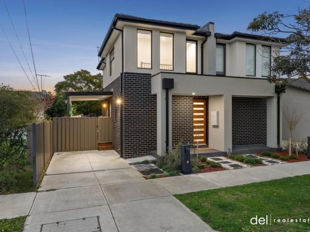 Townhouse for sale in Camerons Creek, Victoria