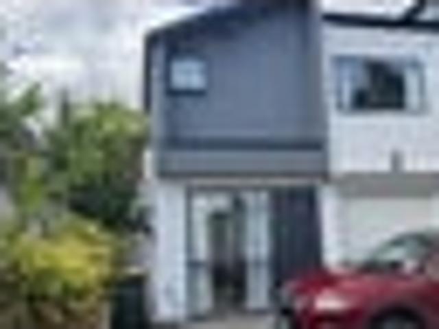 Townhouse for rent in One Tree Hill, Maungakiekie-Tāmaki