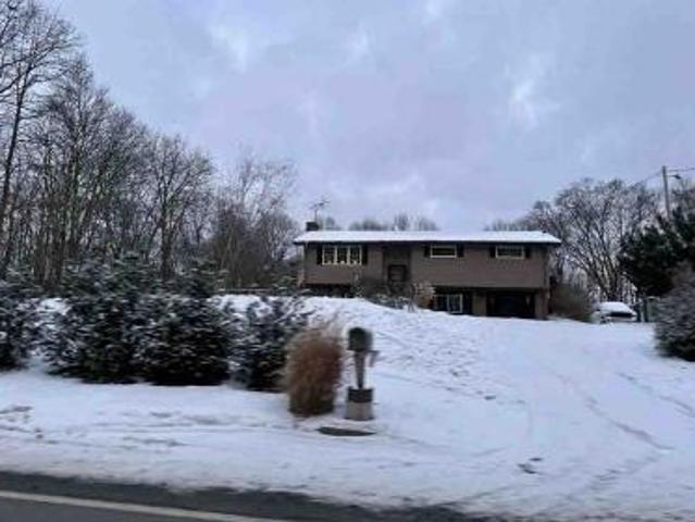 House for sale in Karns City