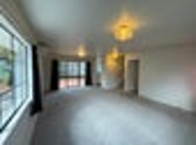 Townhouse for rent in Onerahi
