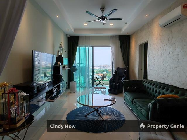 Condominium for sale in Malaka