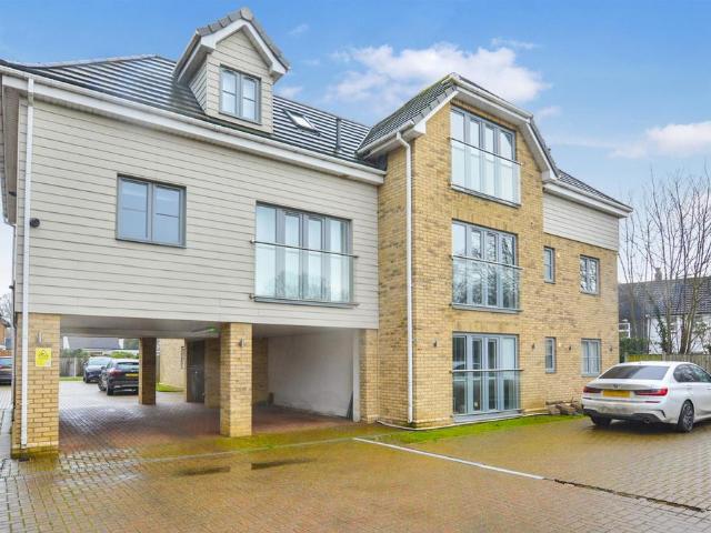 Apartment for rent in Navestock Side, Essex