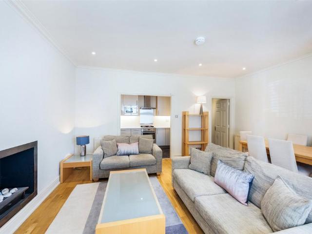 Apartment for rent in West Kensington, Greater London