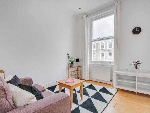 Apartment for rent in West Kensington, Greater London