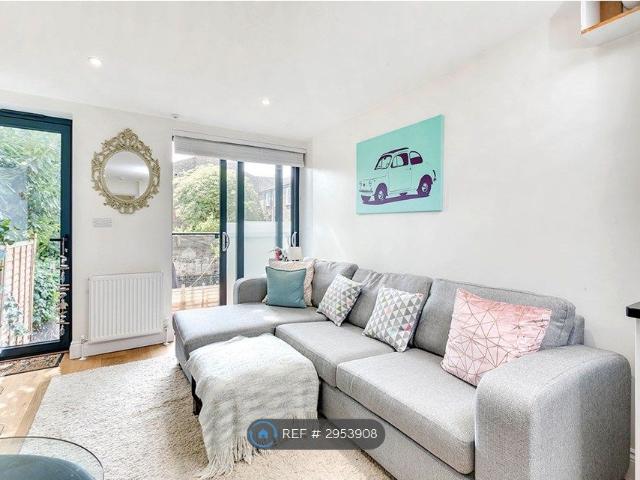 Apartment for rent in West Kensington, Greater London