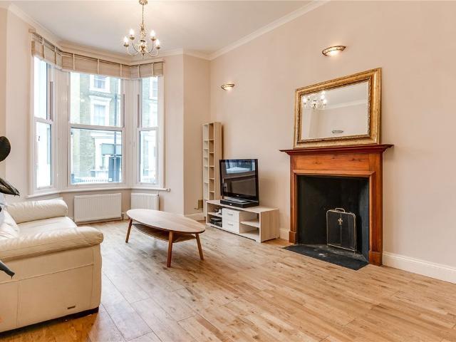 Apartment for rent in West Kensington, Greater London