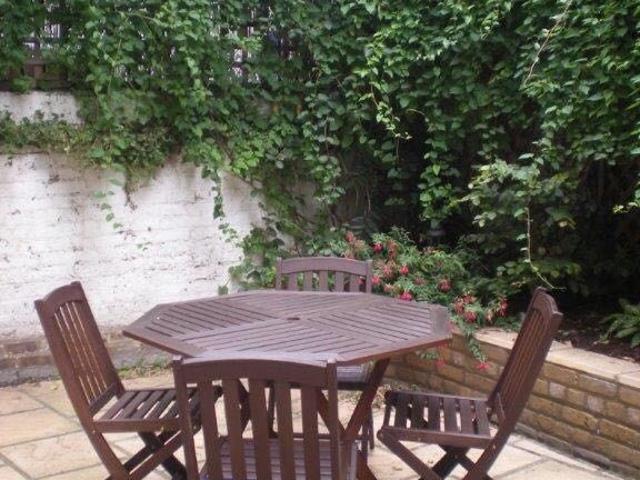 Apartment for rent in West Kensington, Greater London