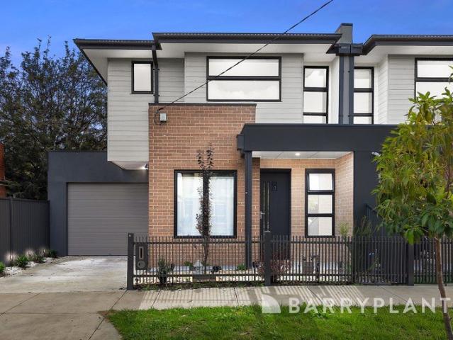 Townhouse for sale in Camerons Creek, Victoria