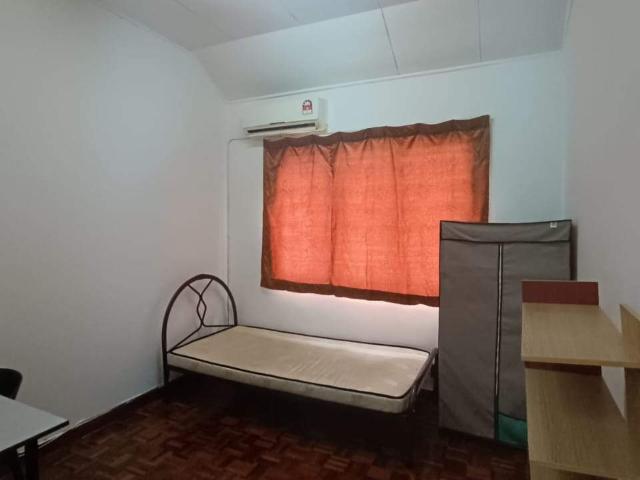 Room for rent in Kampung Batu 10, Majlis Perbandaran Kajang