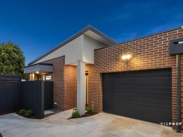 Townhouse for sale in Ferntree Gully, Melbourne