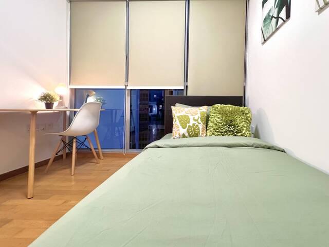 Room for rent in Macpherson, 13 Central East