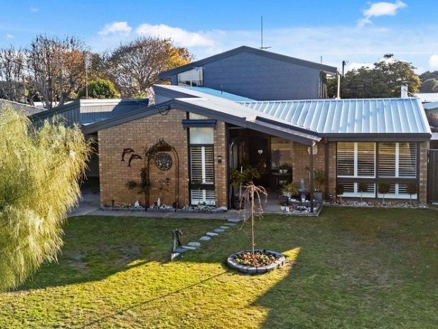 House for sale in Lakes Entrance, Victoria
