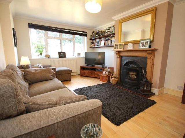 Apartment for rent in Horsell, Woking