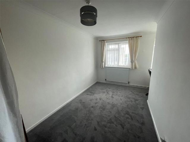 Apartment for rent in Albany Park, Greater London