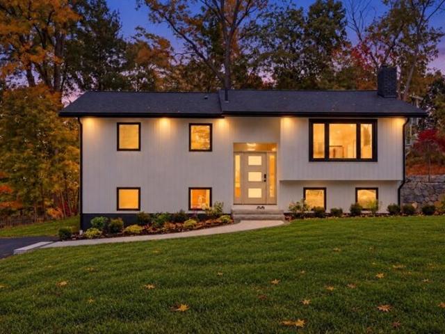 House for sale in Hudson, Middlesex County