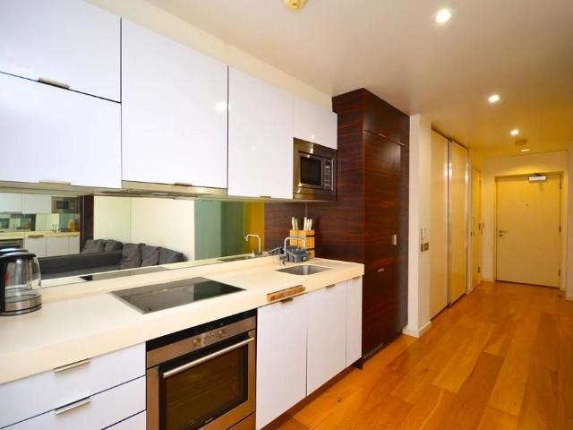 Studio for rent in New Providence Wharf, Greater London