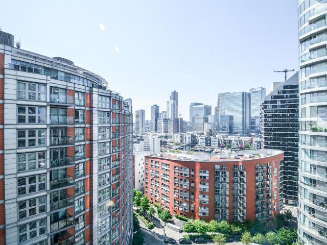 Studio for rent in New Providence Wharf, Greater London