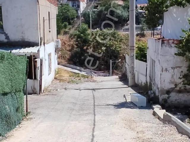 Bayrakli, İzmir içerisinde satılık Villa