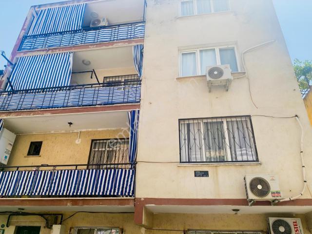 Bayrakli, İzmir içerisinde satılık Bina