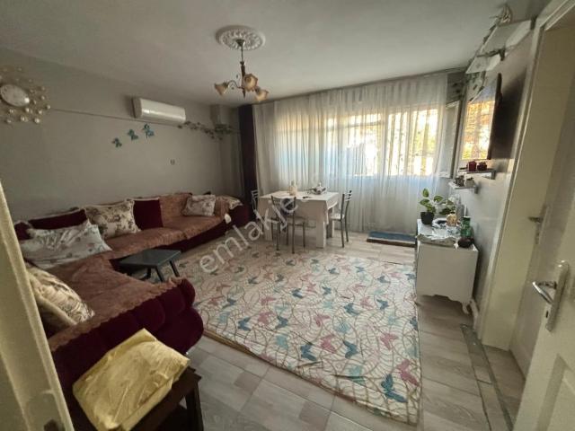 Bayrakli, İzmir içerisinde satılık mülk