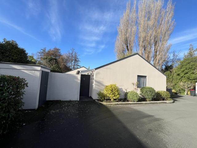Apartment for rent in Heathcote, Canterbury