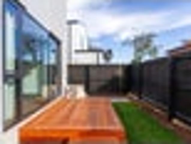 Townhouse for rent in Heathcote, Canterbury