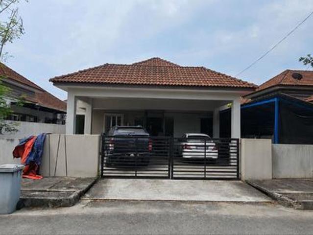 Bungalow for sale in Wellesley, Penang