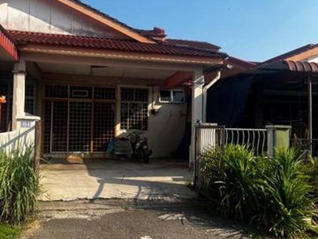 Terraced House for sale in Baling