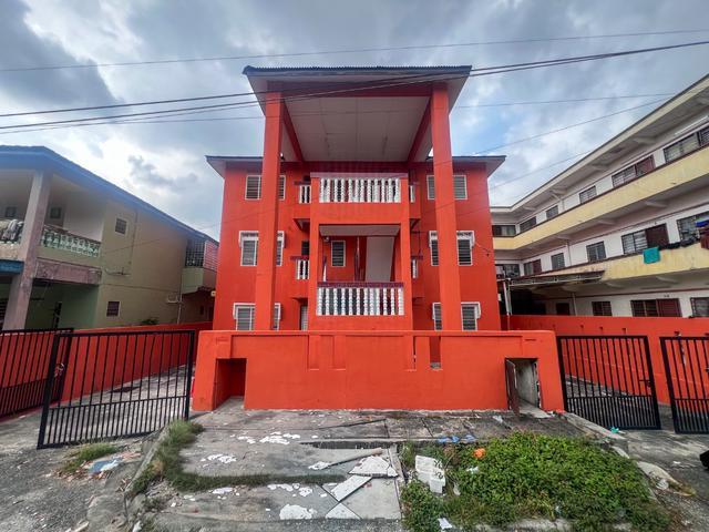 Townhouse for rent in Petaling, Alam Impian