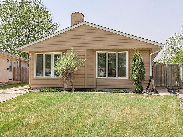 House for sale in East St. Paul, Manitoba