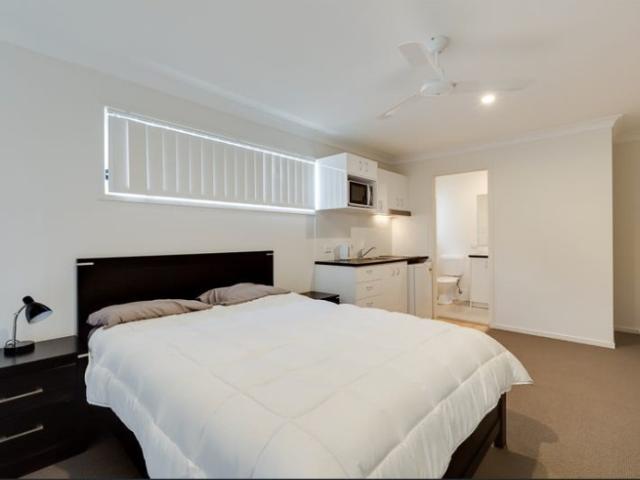 Granny Flat for rent in Toombul, Queensland