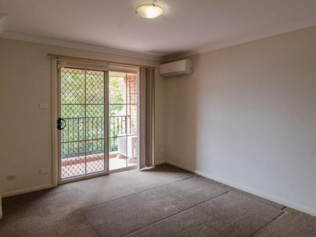 Townhouse for rent in Sydney, New South Wales