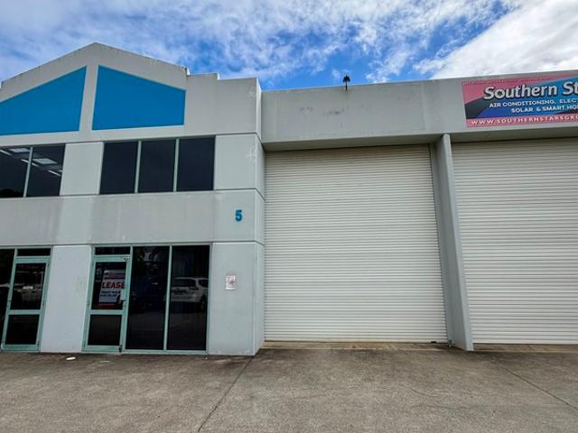 Warehouse for rent in Toombul, Queensland