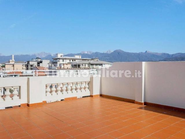 Villa Indipendente in affitto a Viareggio, Toscana