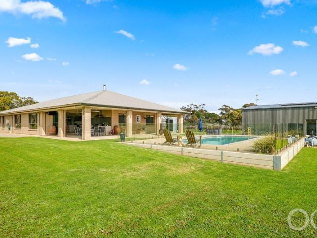Cottage for sale in Horseshoe Creek, South Australia