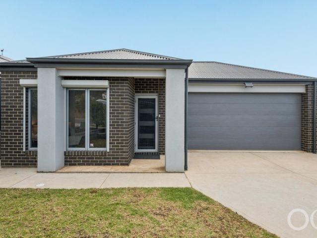 House for sale in Onkaparinga Heights, Adelaide