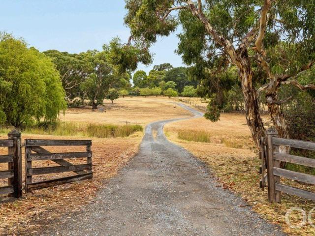 Cottage for sale in Horseshoe Creek, South Australia