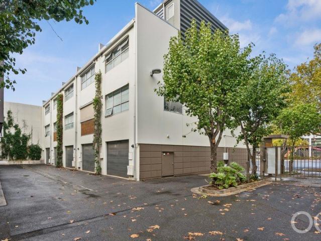 Townhouse for sale in Horseshoe Creek, South Australia