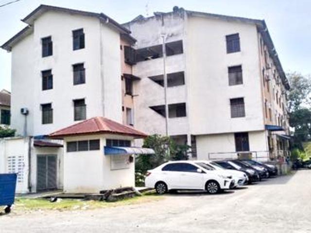 Flat for sale in Malaka