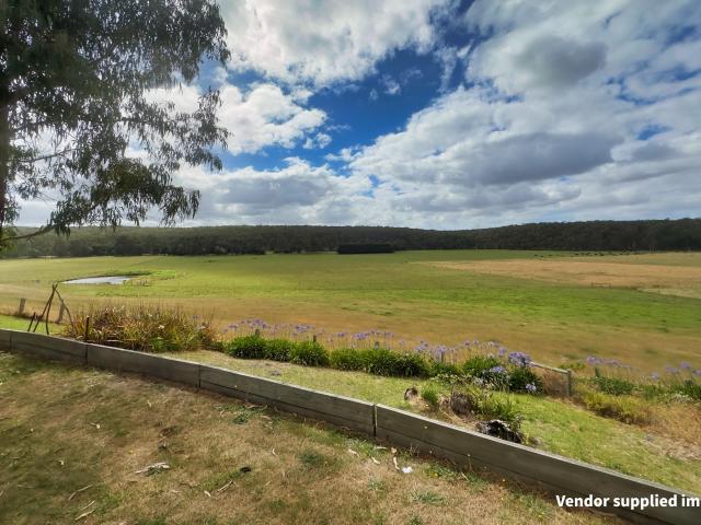 House for sale in Calrossie, Victoria